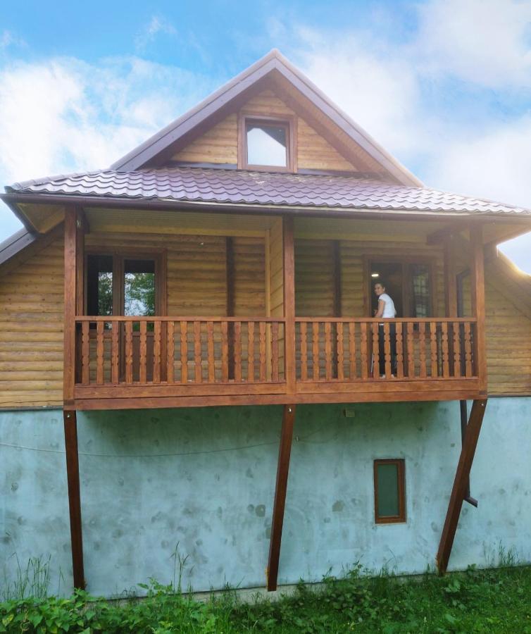 Pid Yasenem Hotel Verkhovyna Exterior photo